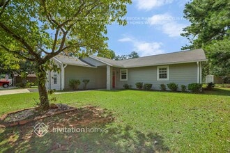 888 Tall Deer Dr in Fairburn, GA - Building Photo - Building Photo
