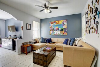 4873 NW 107th Path in Doral, FL - Building Photo - Building Photo