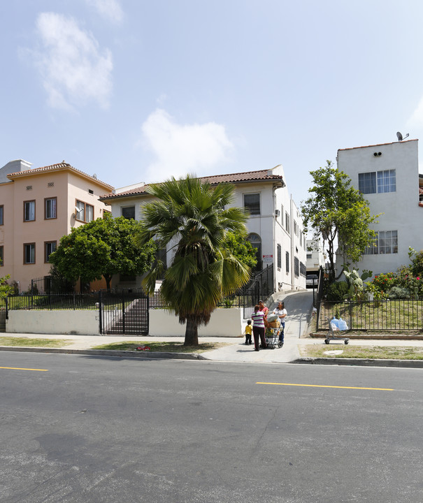 818 S Normandie Ave in Los Angeles, CA - Building Photo