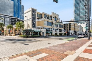 151 E Washington St in Orlando, FL - Building Photo