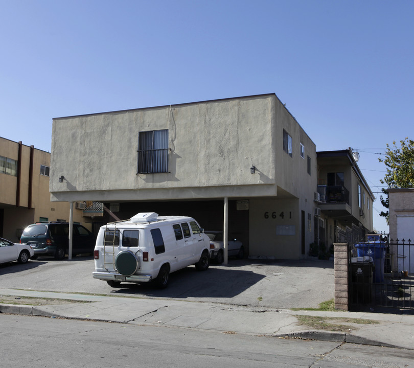 6641 Beck Ave in North Hollywood, CA - Building Photo