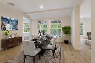 10526 Eastborne Ave, Unit 10528 in Los Angeles, CA - Building Photo - Building Photo