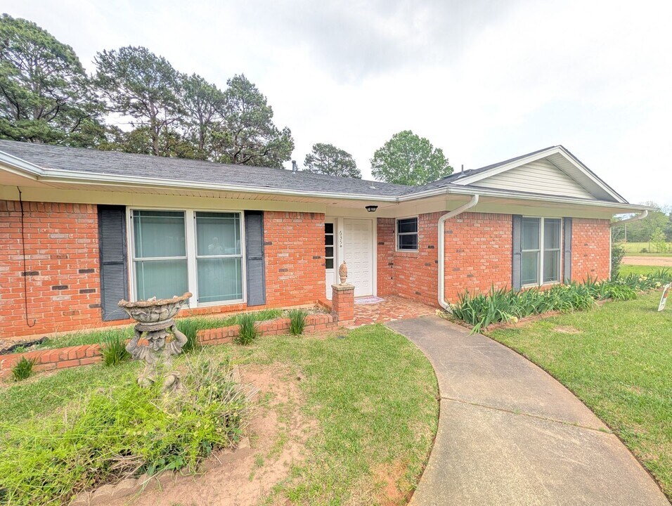 635 Summit Dr in Texarkana, AR - Building Photo