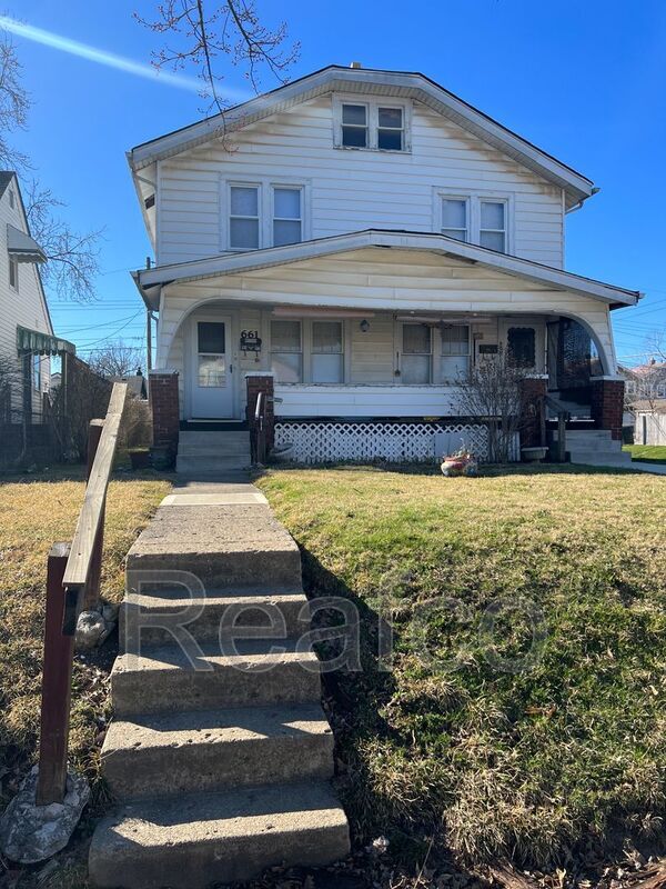 property at 661 S Warren Ave