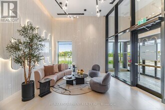 3240 William Coltson Ave in Oakville, ON - Building Photo - Building Photo