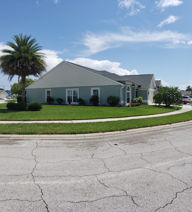 3359 Brookwater Cir in Orlando, FL - Building Photo - Building Photo