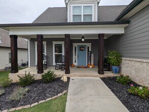 7458 White Pine Dr in Ooltewah, TN - Foto de edificio - Building Photo