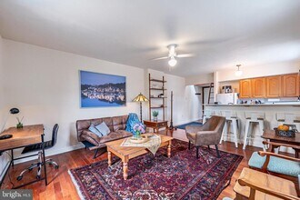 2007 Mt Vernon St in Philadelphia, PA - Building Photo - Building Photo