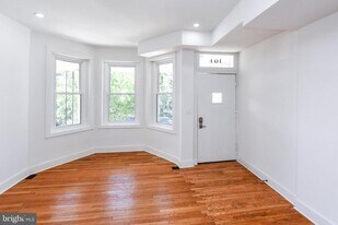 104 R St NE in Washington, DC - Building Photo