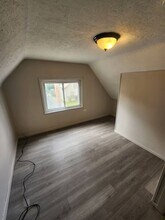 3855 E 54th St in Cleveland, OH - Building Photo - Building Photo