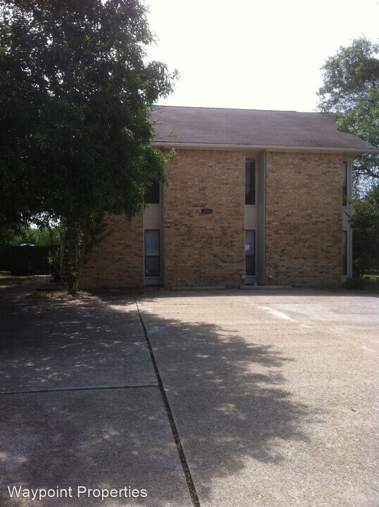 306 Manuel Dr in College Station, TX - Building Photo