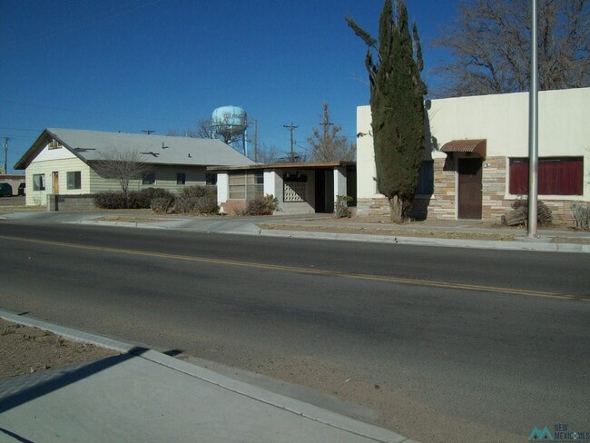 property at 801 W Spruce St