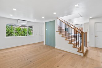 5 E H St in Encinitas, CA - Building Photo - Building Photo