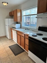 282 NE 4th St in Gresham, OR - Foto de edificio - Building Photo