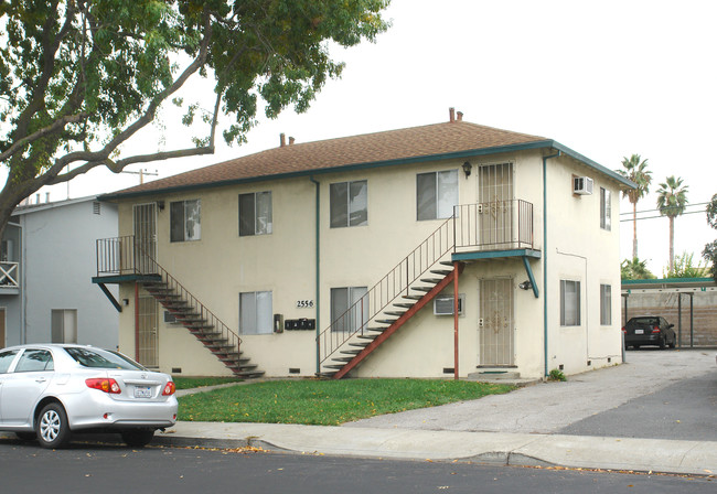 2566 Robinson Ave in Santa Clara, CA - Building Photo - Building Photo