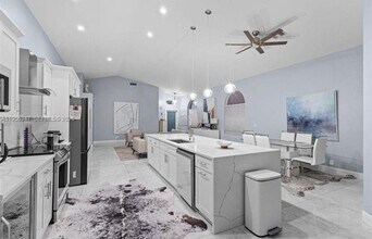 6952 NW 27th Ct in Margate, FL - Building Photo - Building Photo