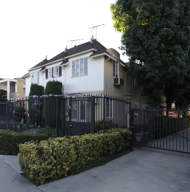 10944 Moorpark St in North Hollywood, CA - Building Photo - Building Photo