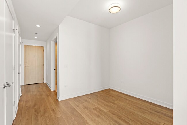 206 W Division St in Chicago, IL - Building Photo - Building Photo