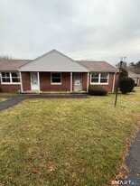 21 Hartford Ave in Newington, CT - Building Photo