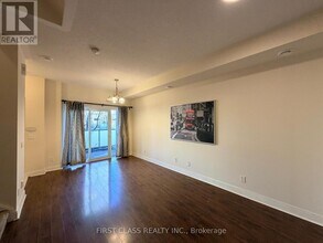 315 Village Green Square in Toronto, ON - Building Photo - Building Photo