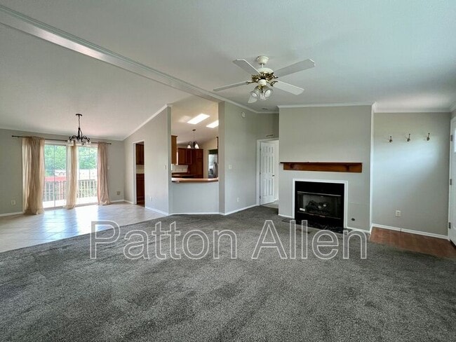 142 Logan Ave in Asheville, NC - Building Photo - Building Photo