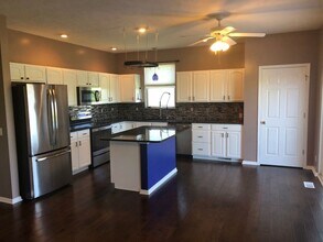 13915 Kelly Dr in Bellevue, NE - Building Photo - Building Photo