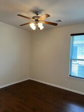 1238 S Maple Dr in Katy, TX - Building Photo - Building Photo