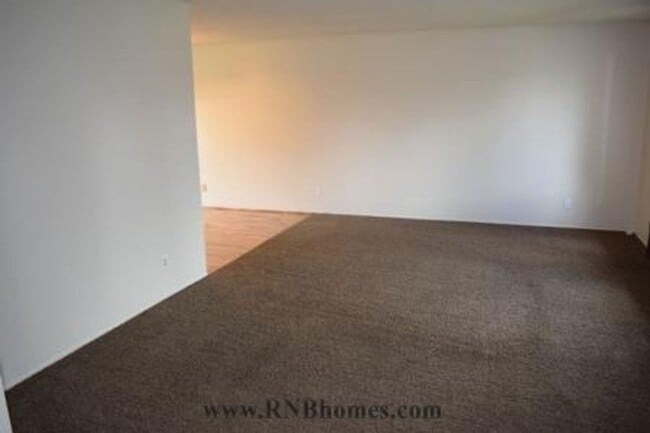 8250 Canyon Oak Dr in Citrus Heights, CA - Building Photo - Building Photo