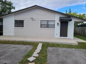 2117 Liberty St in Hollywood, FL - Building Photo