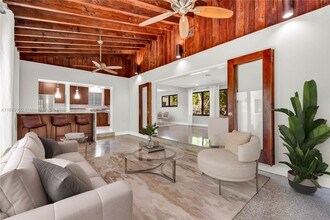 454 NE 93rd St in Miami Shores, FL - Building Photo - Building Photo