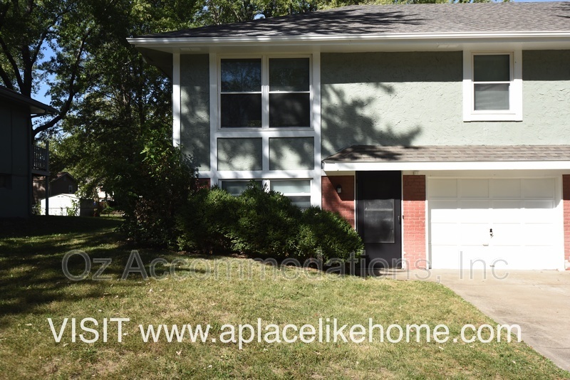 1214 SE 3rd Terrace in Lee's Summit, MO - Foto de edificio