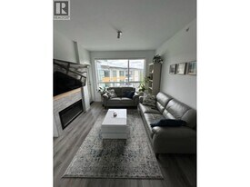 11639-11227 227 St in Maple Ridge, BC - Building Photo