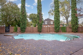 1101 E Morehead St, Unit 32 in Charlotte, NC - Building Photo - Building Photo