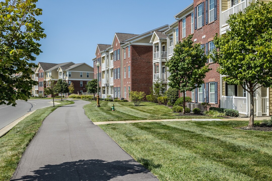 Bella Vista Apartments in Fishers, IN - Building Photo