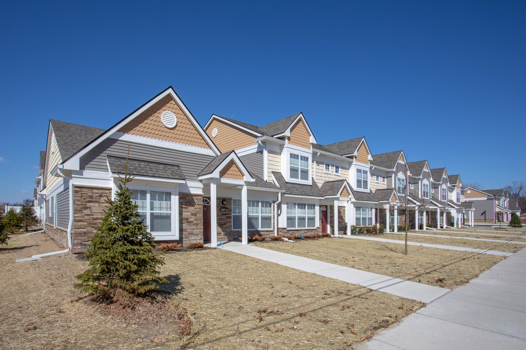 Jefferson Oaks in Oak Park, MI - Building Photo