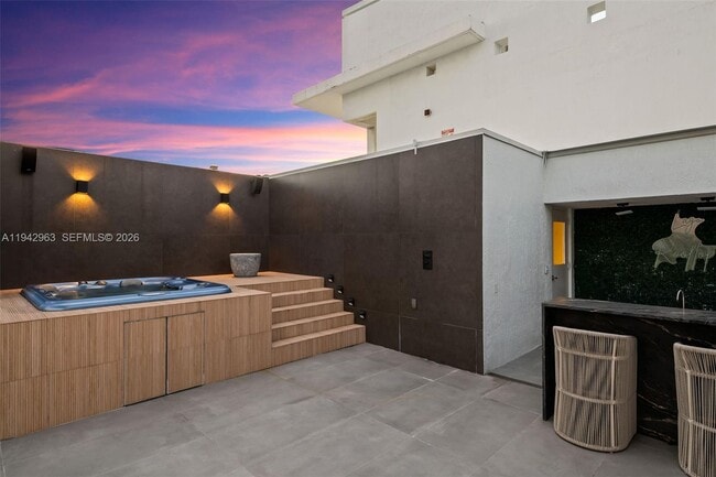 90 SW 3rd St in Miami, FL - Building Photo - Building Photo