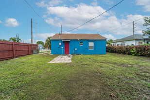 865 W 1st St in Riviera Beach, FL - Building Photo - Building Photo