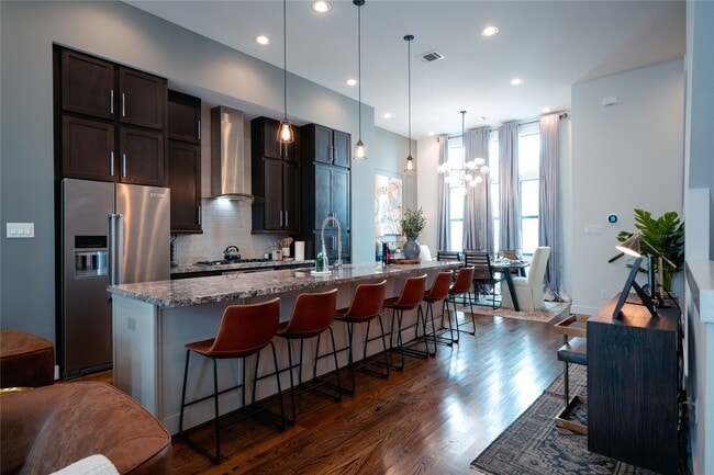 property at 2826 Clay St