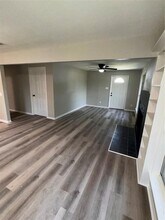 4807 Oak St in Seabrook, TX - Building Photo - Building Photo
