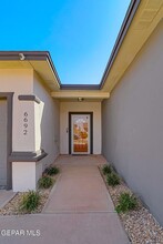 6692 Cabana Del Sol Dr in El Paso, TX - Foto de edificio - Building Photo