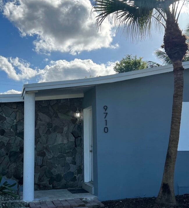 9700 SW 161st St, Unit 97 in Miami, FL - Building Photo - Building Photo