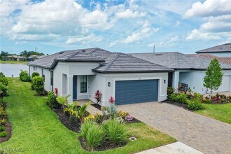2179 Yellowfin Cir in Naples, FL - Building Photo - Building Photo