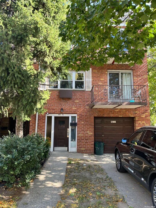 46-11 66th St-Unit -3 in Maspeth, NY - Building Photo