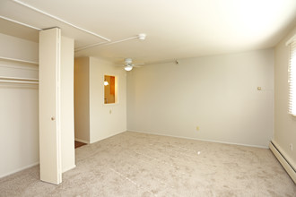 Parqwood Apartments in Toledo, OH - Building Photo - Interior Photo