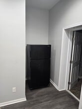 342 N 52nd St, Unit 2 in Philadelphia, PA - Foto de edificio - Building Photo