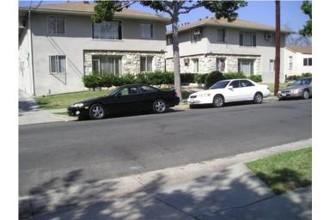 90 S Meredith Ave in Pasadena, CA - Building Photo - Building Photo