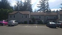 Parkview Commons Apartments in Hammond, OR - Foto de edificio - Building Photo