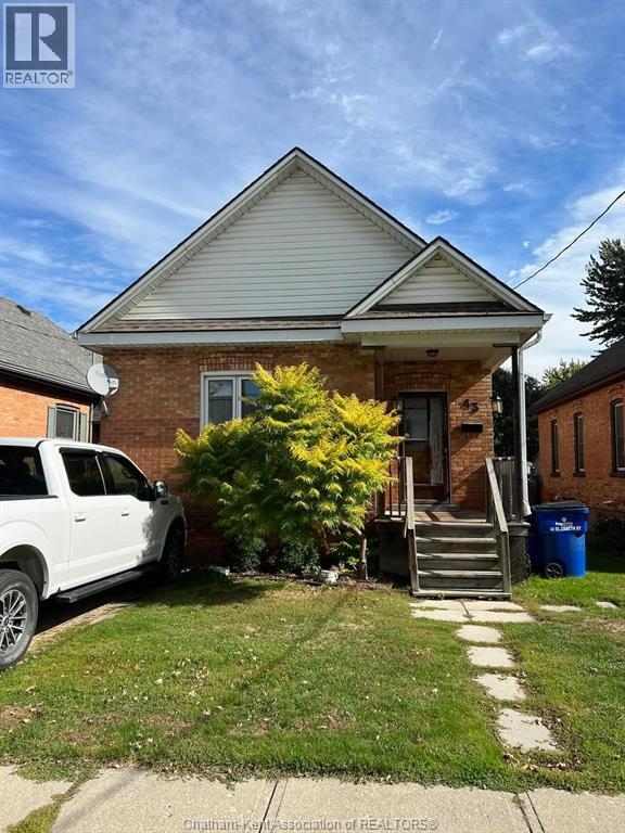 property at 43 Elizabeth St