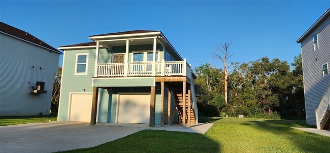 6206 Lacey Oak Dr in Hitchcock, TX - Building Photo - Building Photo