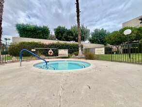 340 E San Jose Rd in Palm Springs, CA - Building Photo - Building Photo
